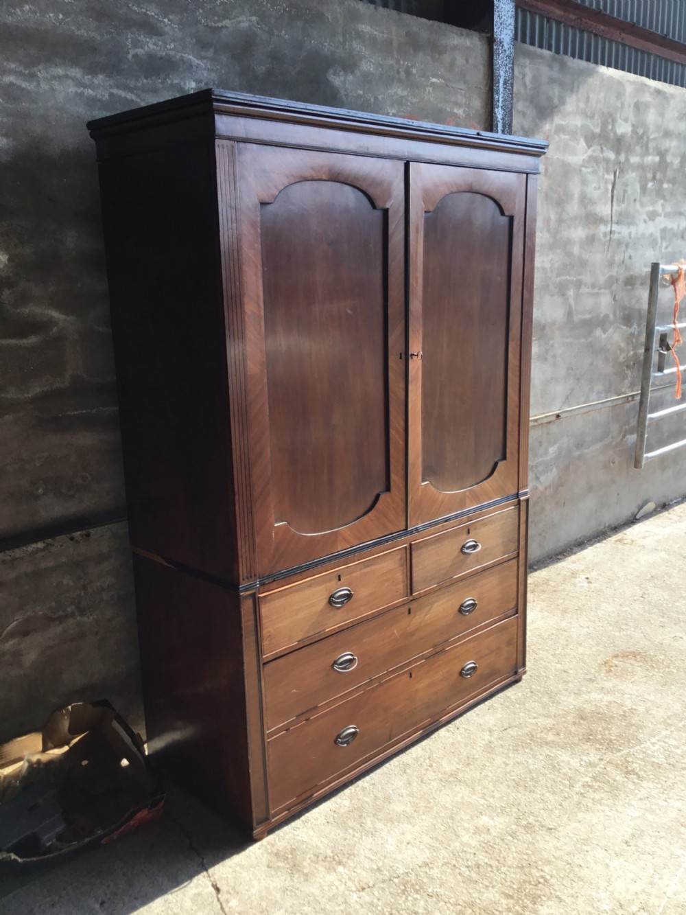Fine Mahogany Linen Press/Wardrobe  View IV