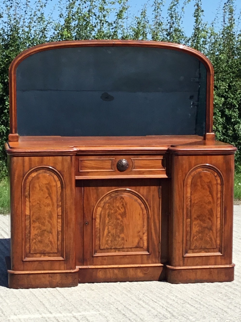 Fabulous Quality Compact Victorian Sideboard with Mirror 