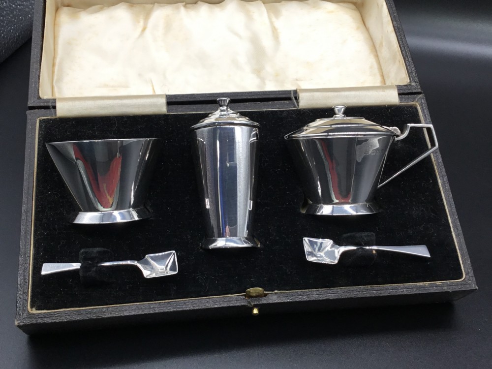 Fabulous Art Deco Design Cased Condiment Set View IV