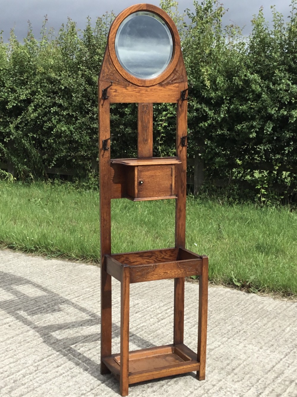 Attractive Compact Oak Hallstand