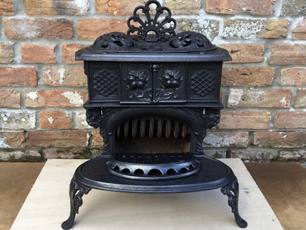 Pretty 19th Century Cast iron Stove View II