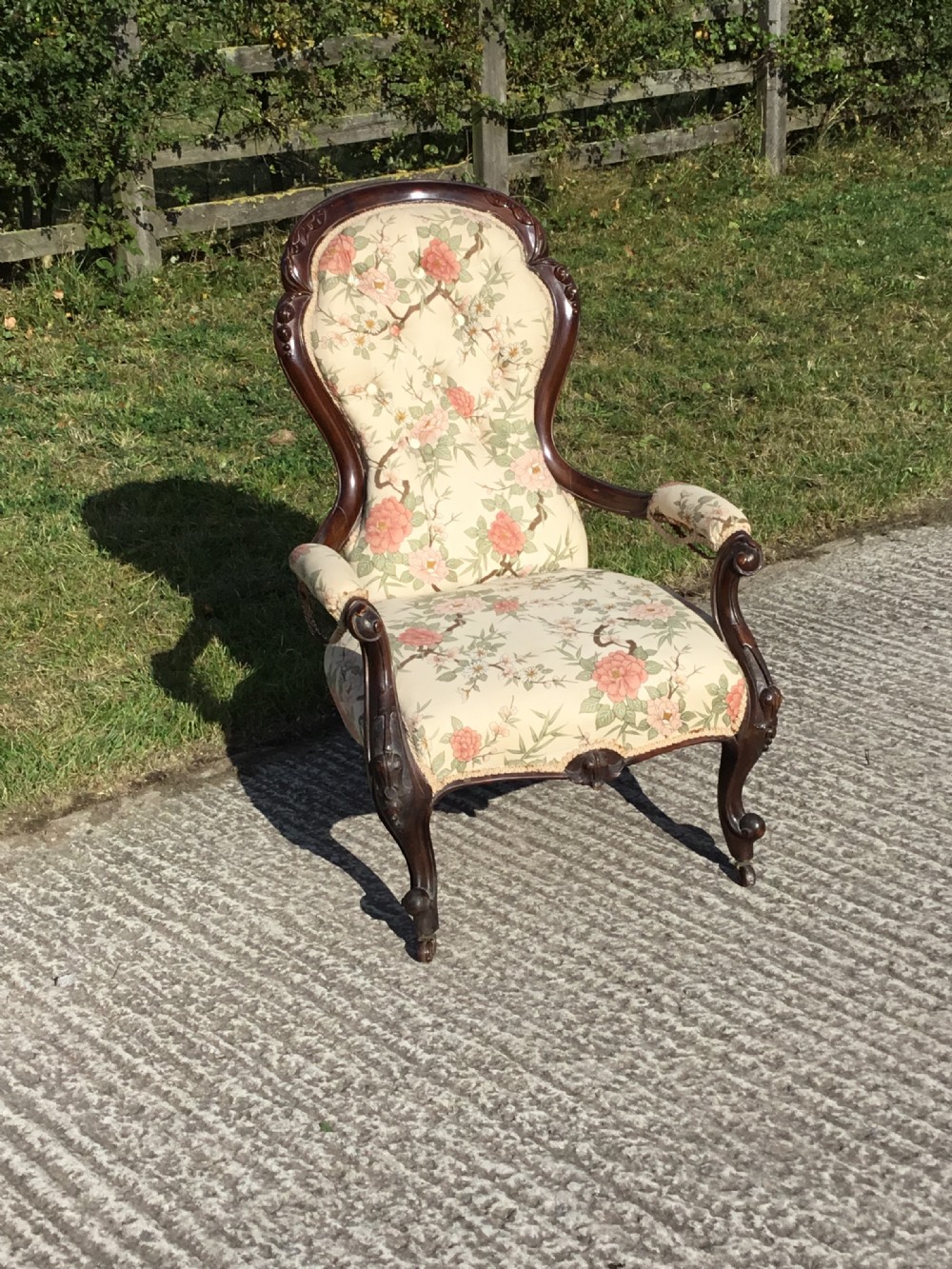 Victorian Ladies Open Armchair in Walnut
