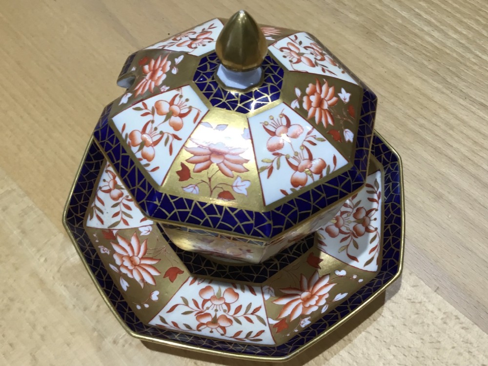 Rare Wedgwood 19C. Imari Pattern Small Tureen View II