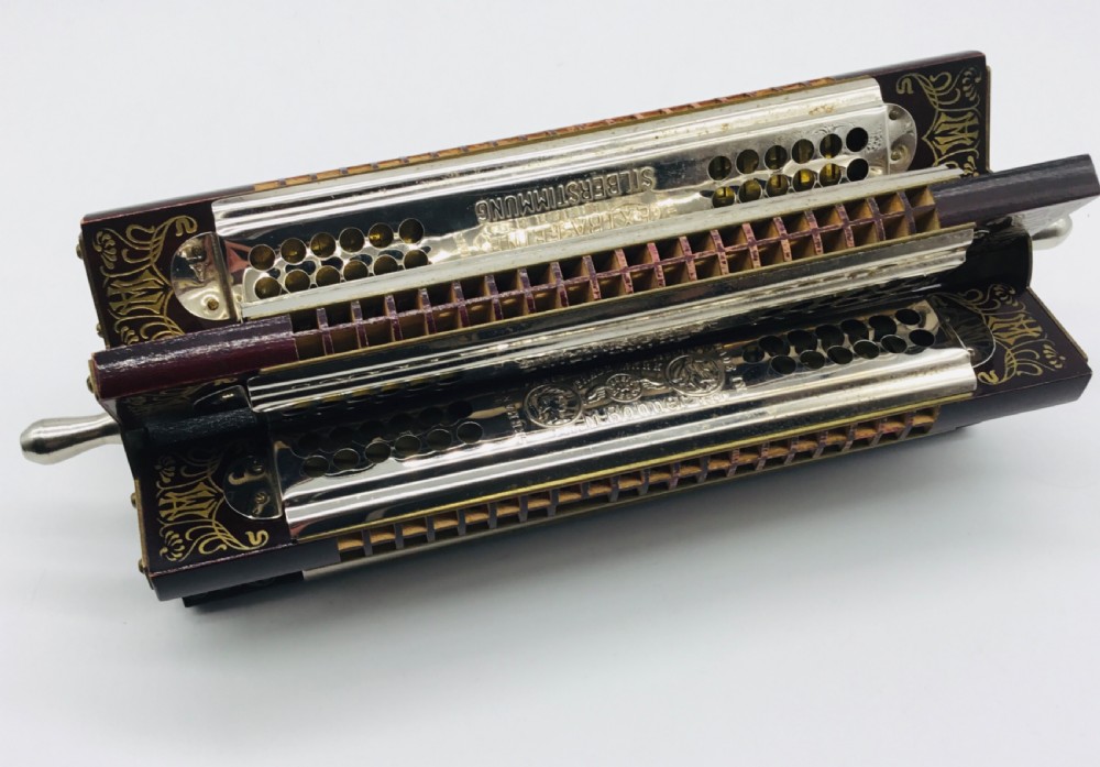 Rare Boxed Hohner Sextet Tremelo Harmonica View III