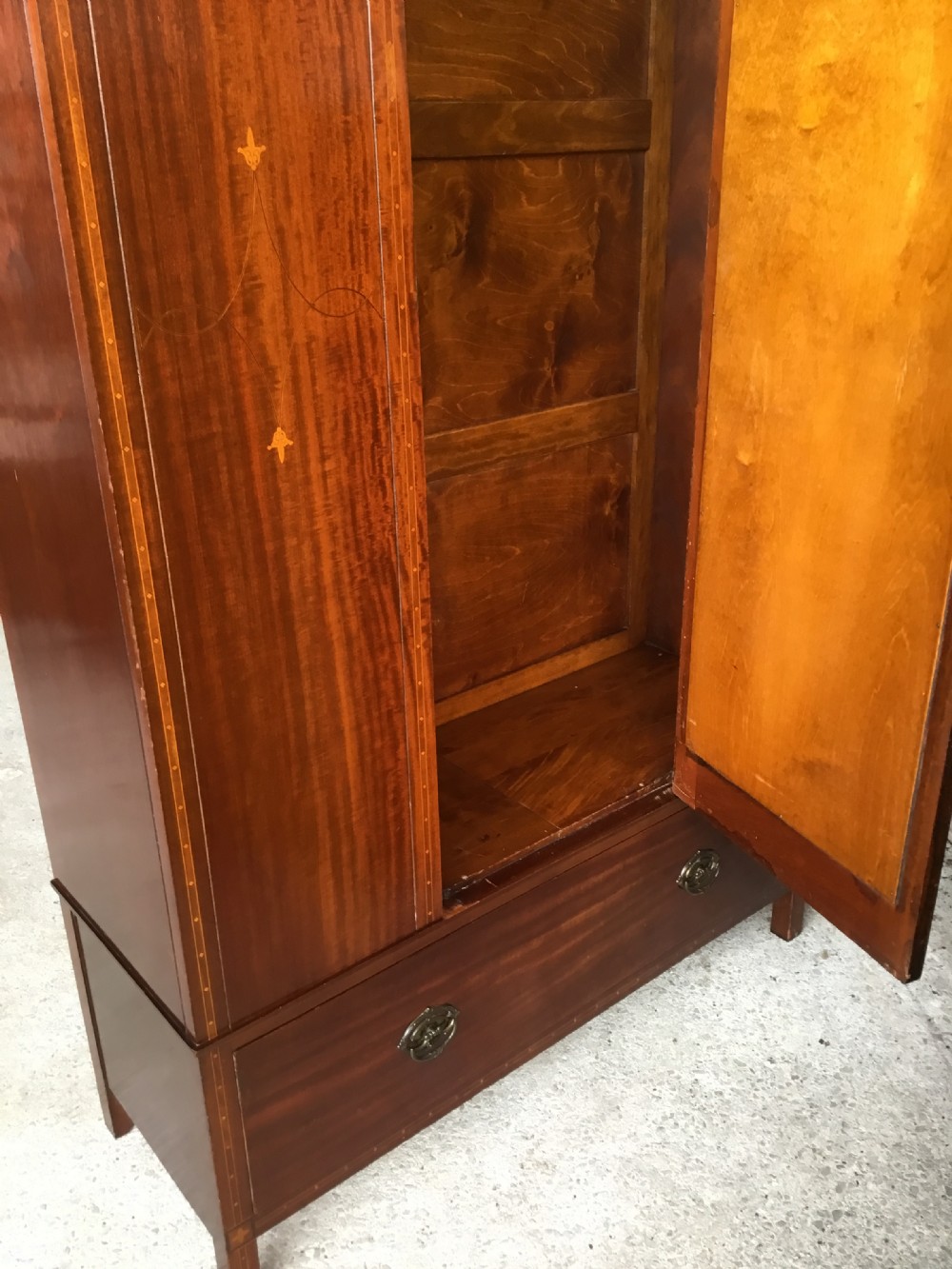 Edwardian Inlaid Mirror Door Wardrobe  View VIII