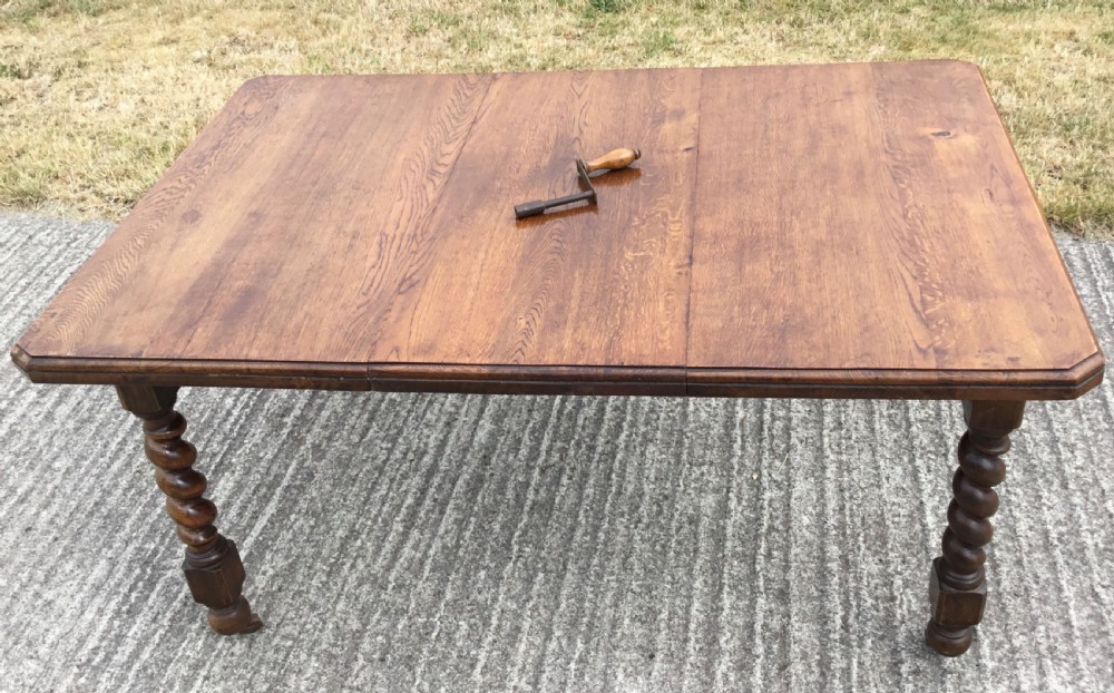 Oak Dining Set with extending Table View VI