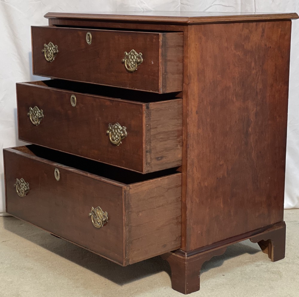 Plum Pudding Mahogany 3 Drawer Chest View XIII