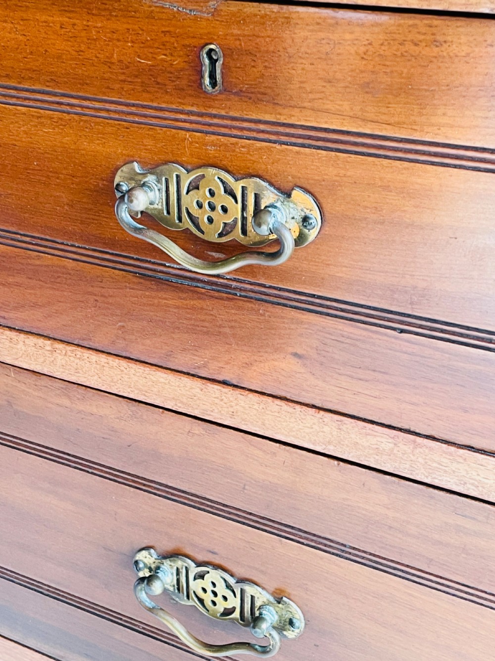 Neat & smart Linen Press View VIII