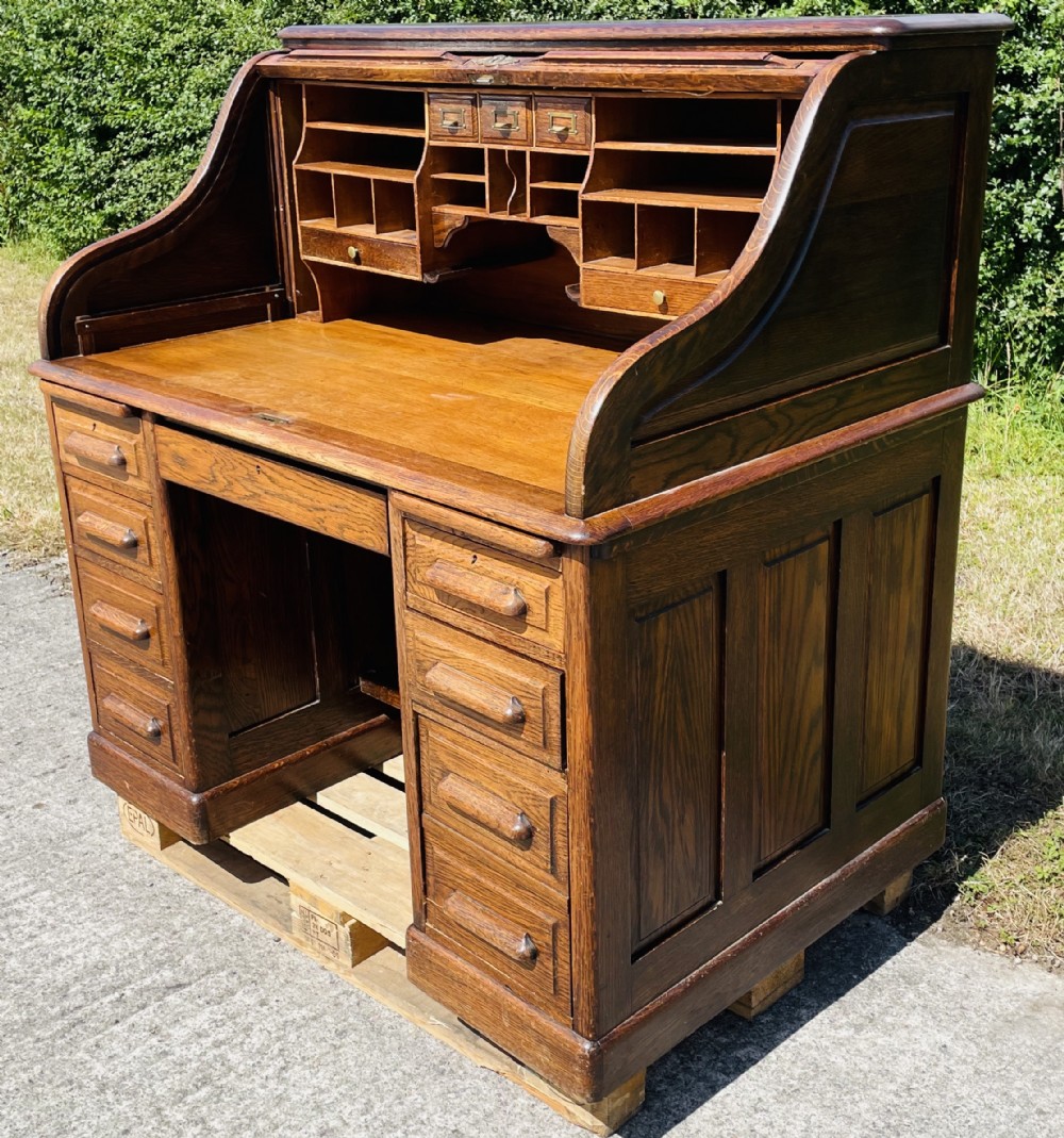 Fabulous Arvon Oak Roll Top Desk 
