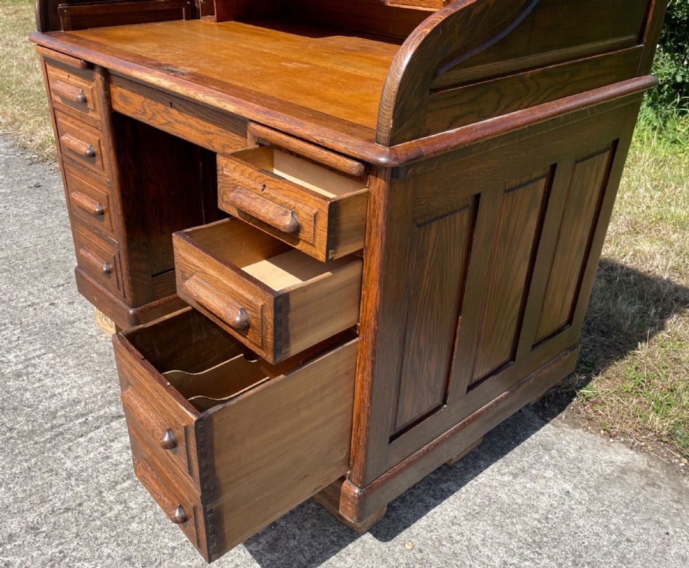 Fabulous Arvon Oak Roll Top Desk  View IX