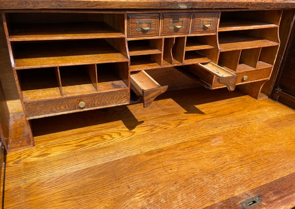 Fabulous Arvon Oak Roll Top Desk  View XII