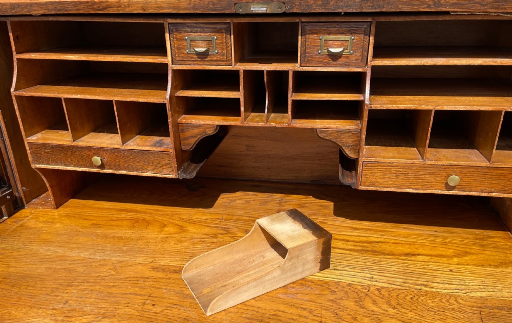 Fabulous Arvon Oak Roll Top Desk  View XIV