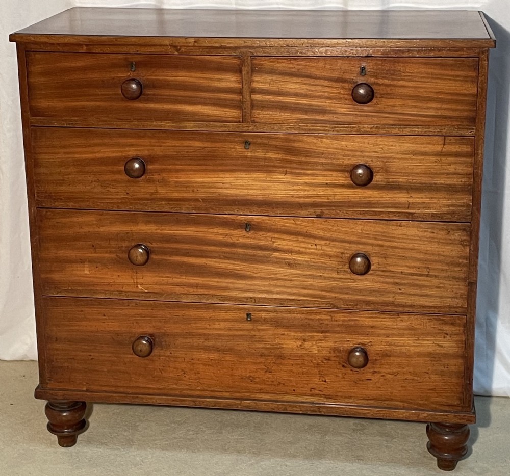 Excellent Victorian Chest of Five Drawers on turned feet