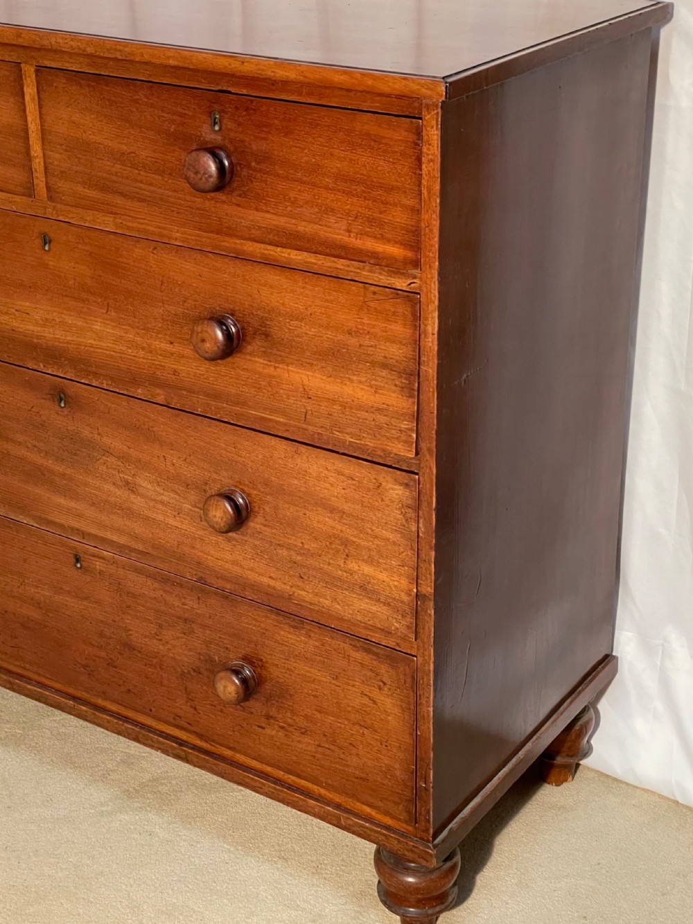 Excellent Victorian Chest of Five Drawers on turned feet View II