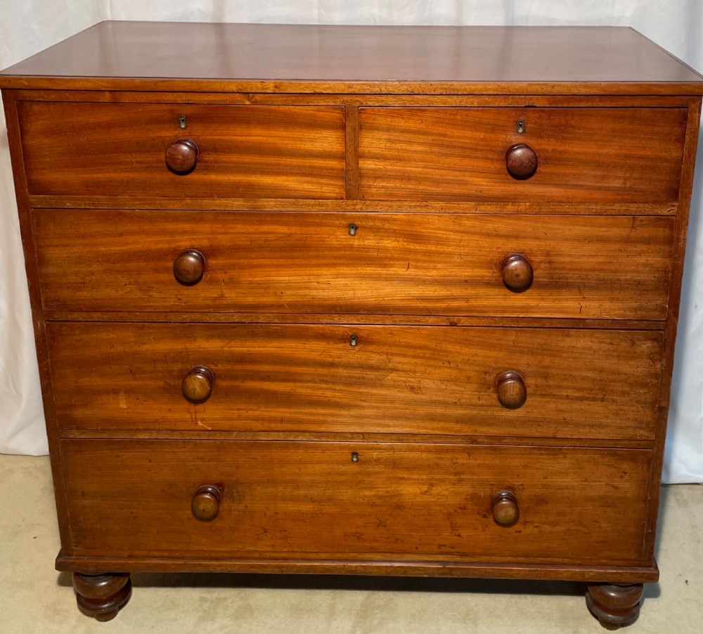 Excellent Victorian Chest of Five Drawers on turned feet View V