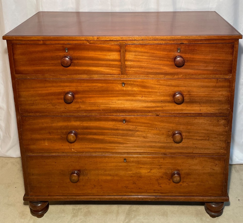 Excellent Victorian Chest of Five Drawers on turned feet View VI