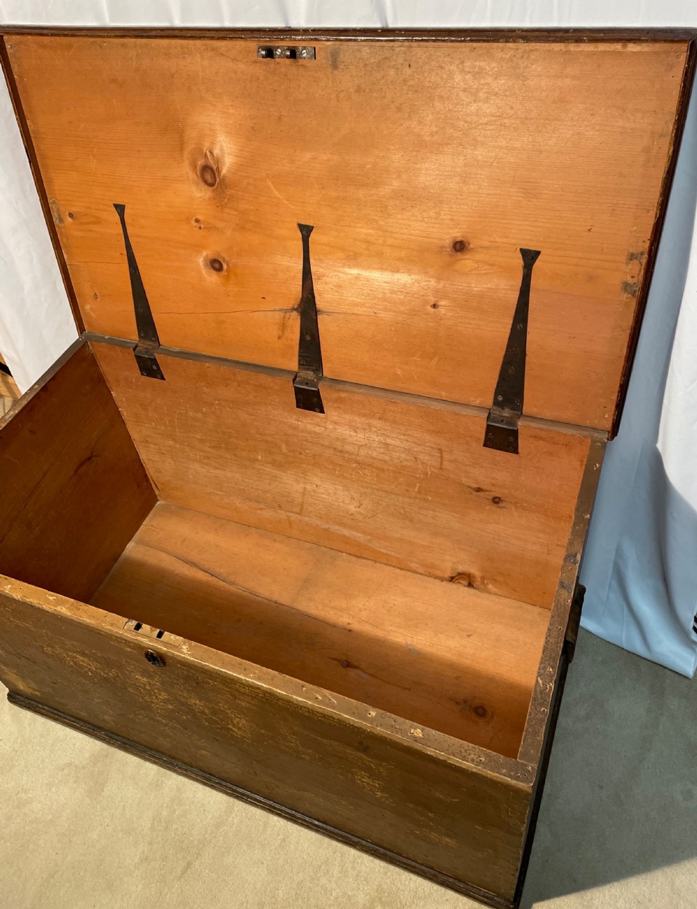 Large Victorian Pine Blanket Box in original paint View II