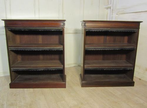 A Superb Pair of Chippendale Style Mahogany Open Bookcases, Book Shelves Dating from 1900