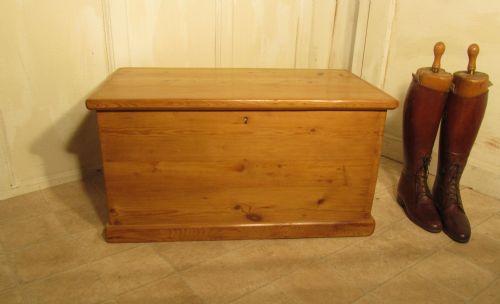 fig 2. Large Victorian Pine Blanket Box or Coffee Table
