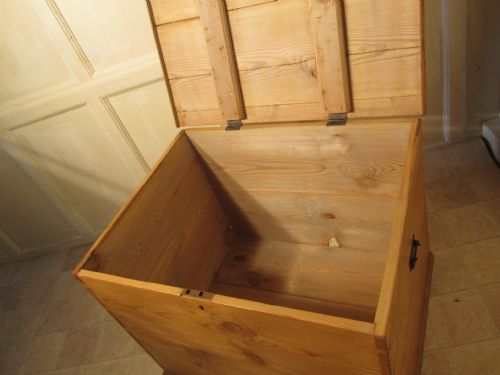fig 1. Large Georgian Pine Box or Coffee Table
