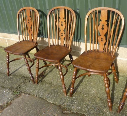 fig 1. A Set of 6 High Wycombe Windsor Country Dining Chairs 