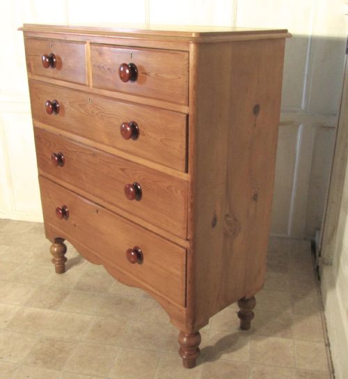 fig 1. Large Victorian Pine Chest of Drawers