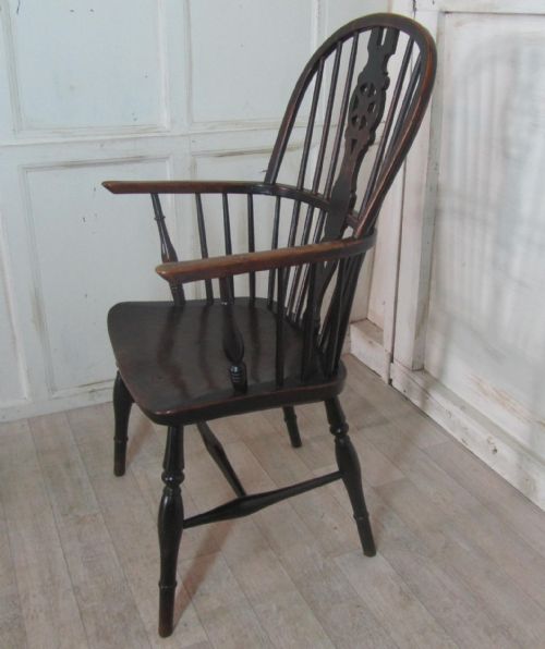 fig 2. A Georgian Elm and Ash Wheel Back Windsor Carver Chair
