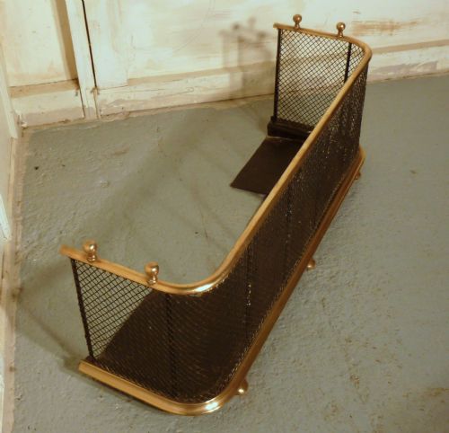 fig 1. A Victorian Brass and Iron Club Fender
