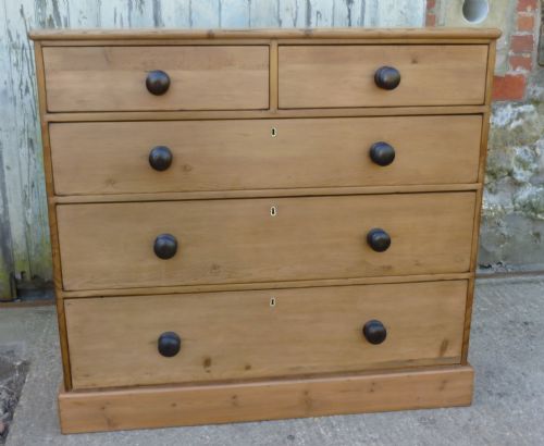 fig 1. A Large Victorian Pine Chest of Drawers 
