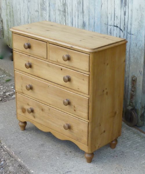 fig 1. Large Victorian Pine Chest of Drawers