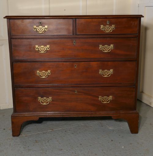 Georgian Mahogany Chest of Drawers