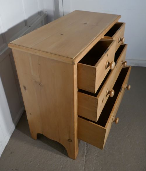 fig 1. Charming Old Georgian Pine Chest of Drawers 