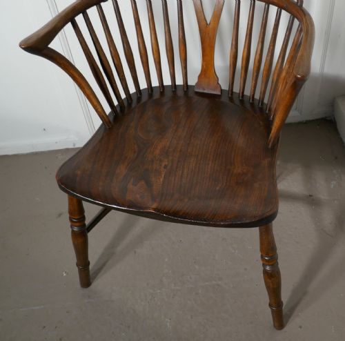 fig 1. A Georgian Elm and Ash Wheel Back Windsor Carver Chair