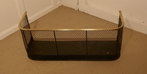 fig 1. Small Victorian Nursery Fire Guard or Club Fender