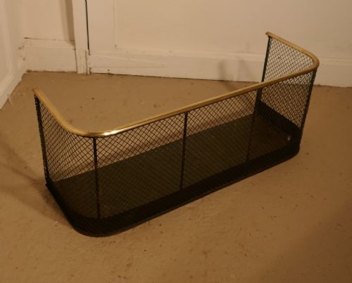 fig 2. Small Victorian Nursery Fire Guard or Club Fender