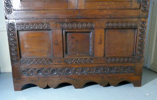 fig 2. 17th Century Welsh Oak Housekeepers Hanging Cupboard