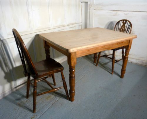 fig 1. A Traditional Victorian Scrub Top Pine Kitchen Table