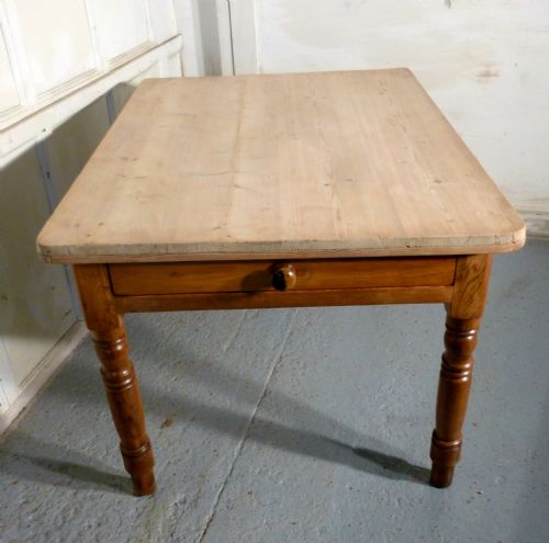 fig 3. A Traditional Victorian Scrub Top Pine Kitchen Table