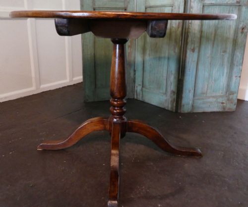 fig 2. A Superb Country Oak Tilt Top Table