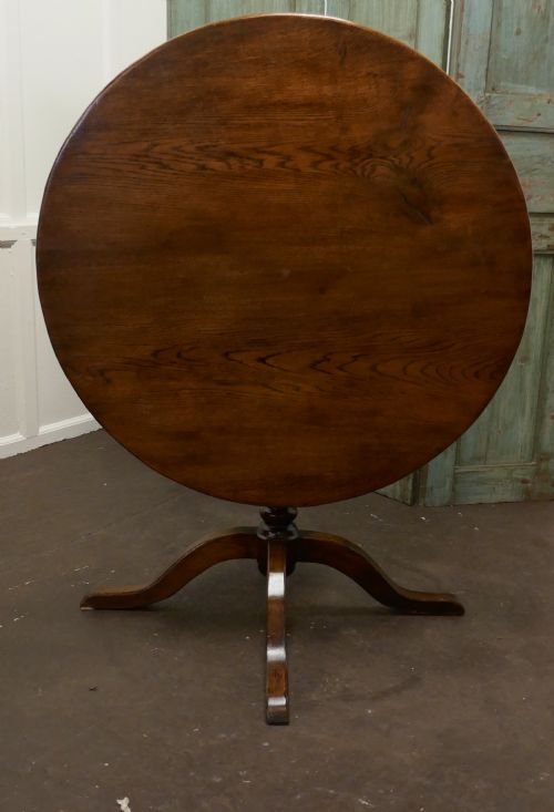 fig 3. A Superb Country Oak Tilt Top Table