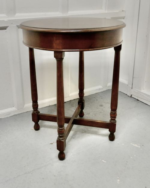 Round Oak Occasional Table, with X Stretcher