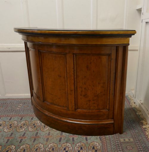 fig 4. 19th Century Oak Courtroom Dock