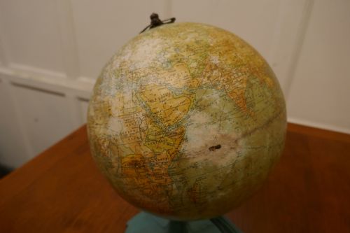 fig 3. HAMMOND’s Art Deco 9” Terrestrial Globe
