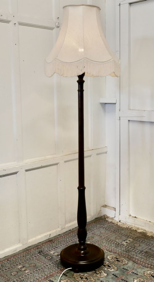 Turned Mahogany Floor Standing or Standard Lamp