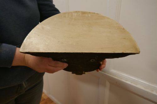 fig 3. A Magnificent Painted Wall Bracket