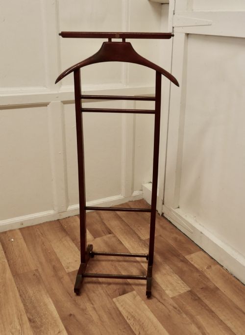 fig 1. Italian Art Deco Gentleman’s Floor Standing Suit Hanger by Brevettato