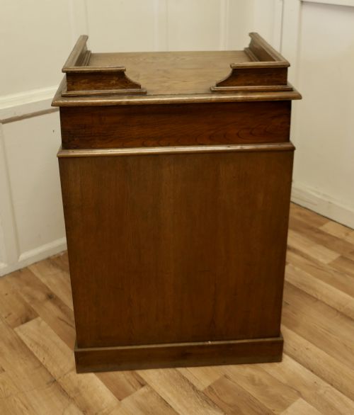 fig 1. French Oak Hotel Restaurant Reception Hostess Greeting Station
