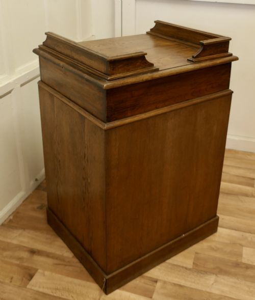 fig 2. French Oak Hotel Restaurant Reception Hostess Greeting Station
