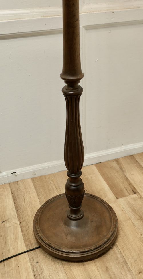 fig 3. Elegant Floor Standing Standard Lamp