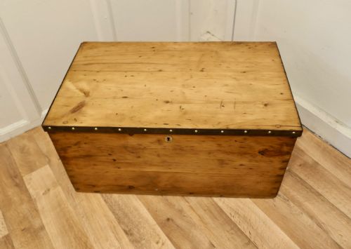fig 1. Strong Victorian Pine Blanket Box